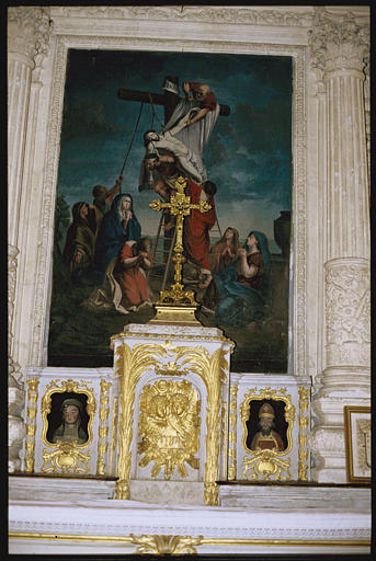 Choeur ; tabernacle, tableau, bustes-reliquaires (2) : 'Descente de croix', tabernacle avec bustes-reliquaires de sainte Céronne et d'un évêque intégrés de chaque côté