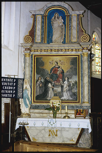 Autel latéral nord ; retable, tableau, statue : 'L'institution du Rosaire', 'Vierge à l'Enfant', retable architecturé