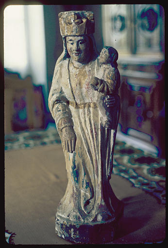 Groupe sculpté : 'Vierge à l'Enfant', bois sculpté, polychrome (vue face)