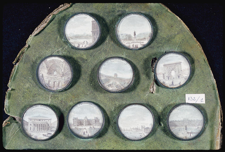 Miniatures (9) : vues de Paris sous Louis XVI (Tuileries, Palais Royal, place Louis XV...) estampes rehaussées d'aquarelle (?)