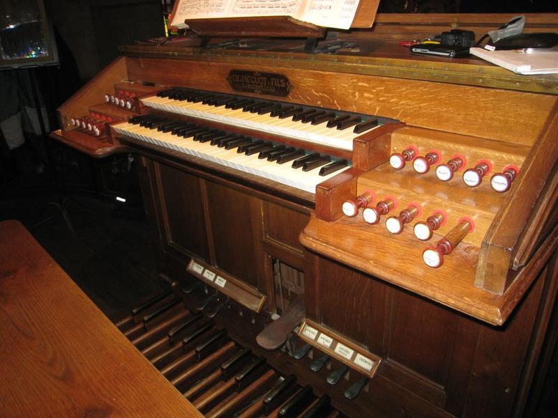 orgue de tribune, vue générale du clavier