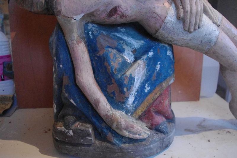 groupe sculpté : Vierge de Pitié, détail