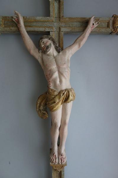 Statue : Christ en croix