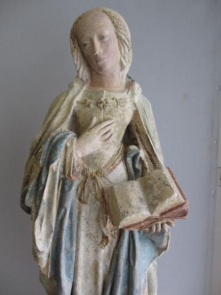 statue : sainte Agathe, vue partielle