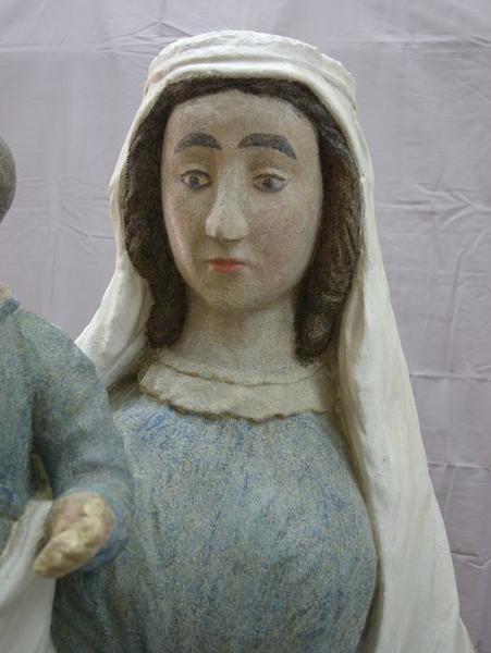 statue : Vierge à l'enfant, détail