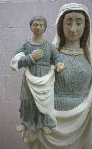 statue : Vierge à l'enfant, vue partielle