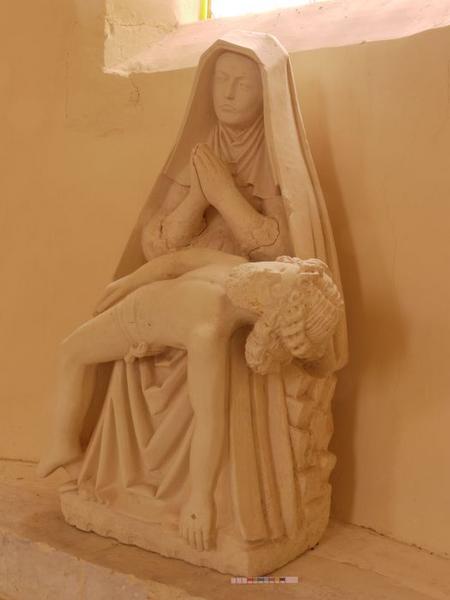 statue : Vierge de Pitié, vue générale