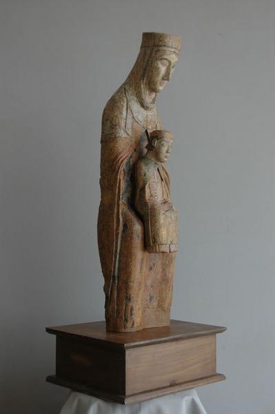 statue : Vierge à l'enfant, vue générale