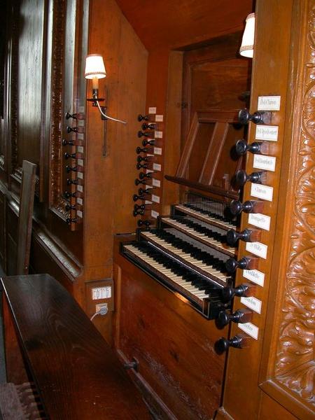 orgue de tribune, vue partielle