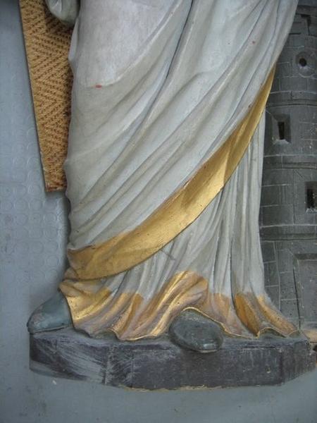 statue : sainte Barbe, détail