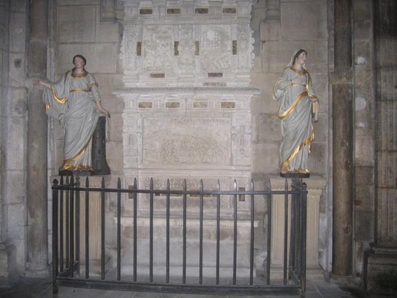 statues : sainte Barbe et sainte Thérèse, vue générale