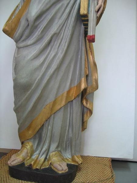 statue : sainte Thérèse, détail