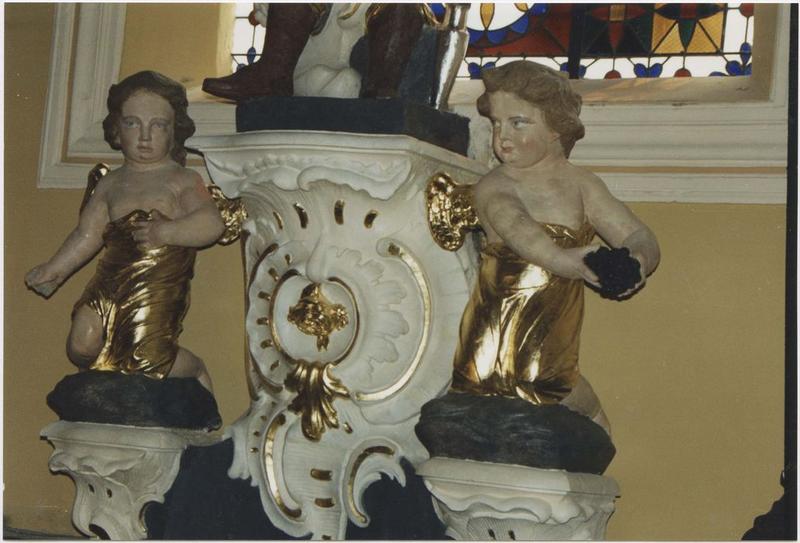 Deux statues : Angelots