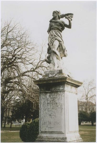 statue : Allégorie de l'air, vue générale