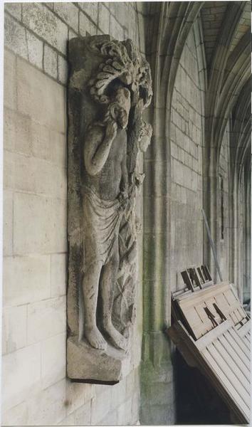 Haut-relief : Adam et Eve, vue générale