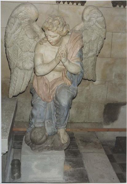 statue : ange, vue générale