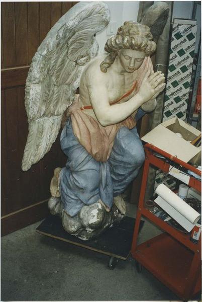 statue : ange, vue générale