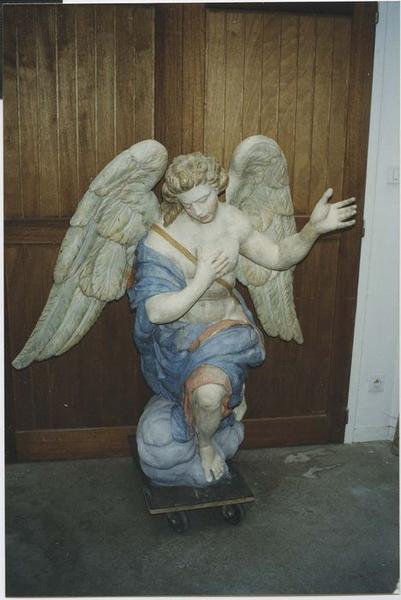 statue : ange, vue générale