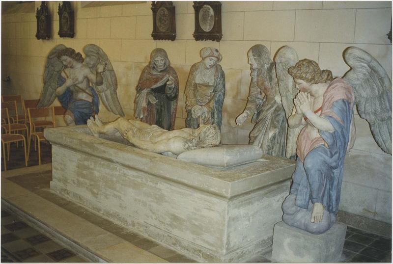 statues : anges ; groupe sculpté : Mise au tombeau (la), vue générale - © Ministère de la Culture (France), Médiathèque du patrimoine et de la photographie, tous droits réservés