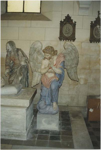 statue : ange, vue générale
