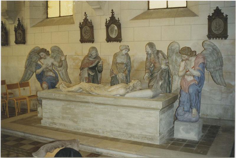 statues : anges, vue générale ; groupe sculpté : Mise au tombeau (la), vue partielle