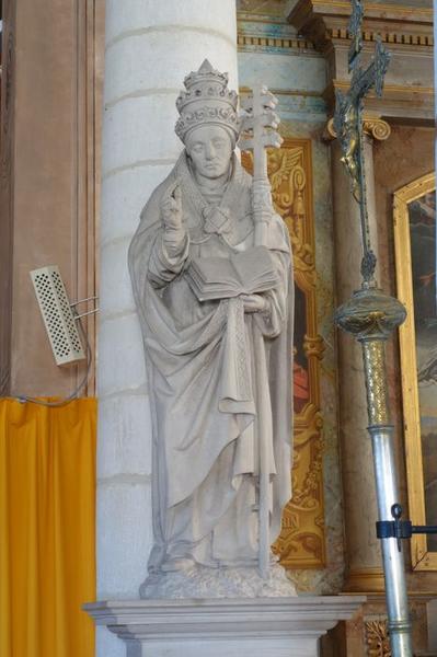 statue : Pape, vue générale