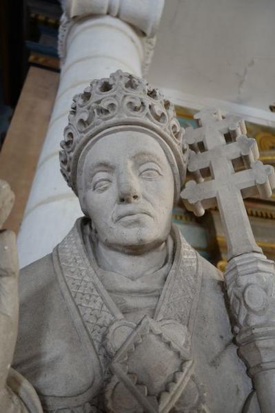 statue : Pape, détail