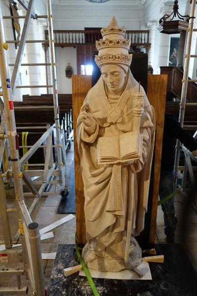 statue : Pape, vue générale