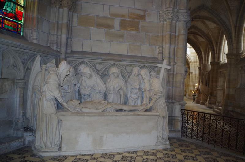 groupe sculpté (grandeur nature) : la Mise au tombeau, vue générale