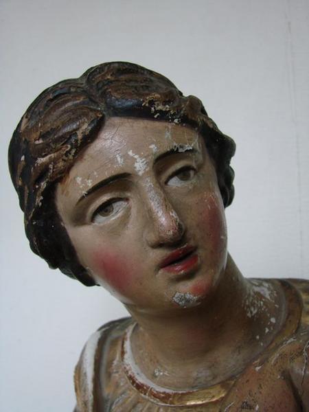statue : Vierge à l'enfant, détail