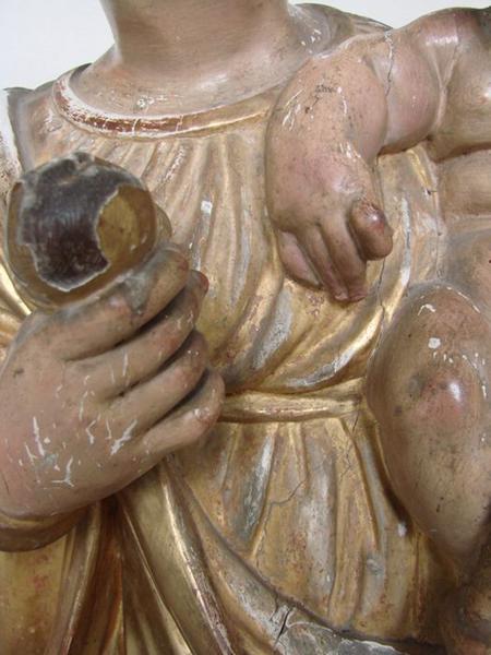 statue : Vierge à l'enfant, détail