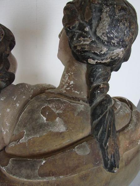 statue : Vierge à l'enfant, détail