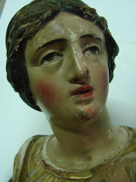 statue : Vierge à l'enfant, détail