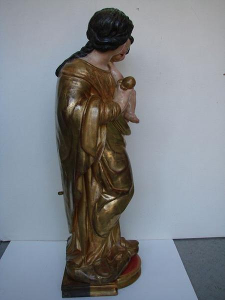 statue : Vierge à l'enfant, vue partielle
