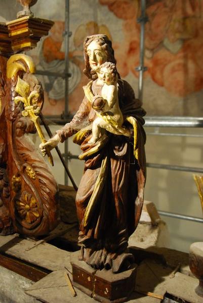 retable du maître-autel, détail d'une statuette : Vierge à l'enfant