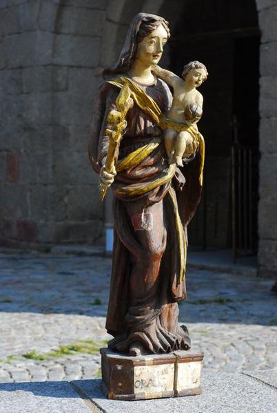 retable du maître-autel, détail d'une statuette : Vierge à l'enfant