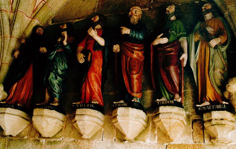 statues (12) : apôtres, vue partielle