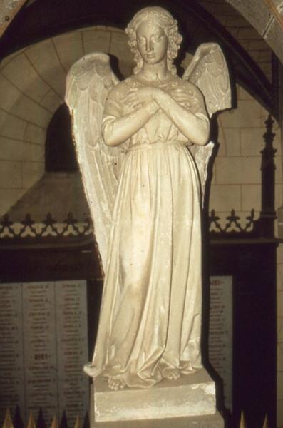 statue : ange, vue générale