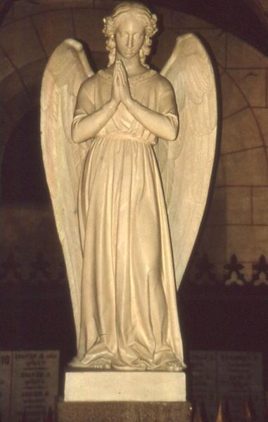 statue : ange, vue générale