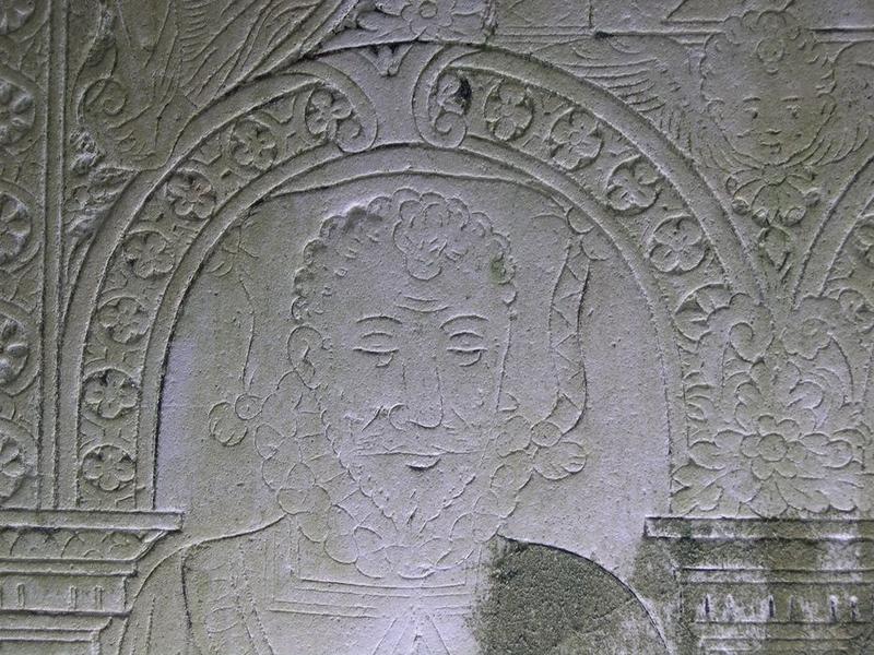 dalle funéraire à effigie gravée de Jean de Hédouville et de sa soeur, détail