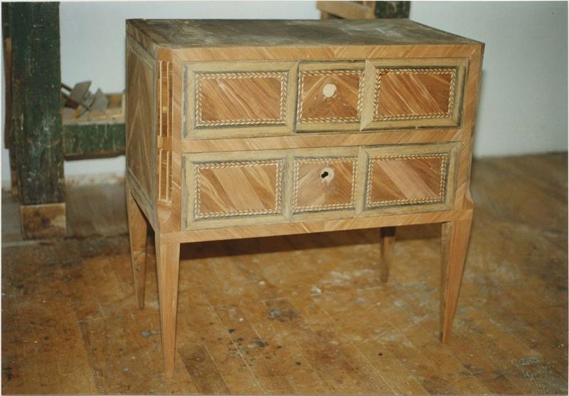 commode Louis XVI, vue générale