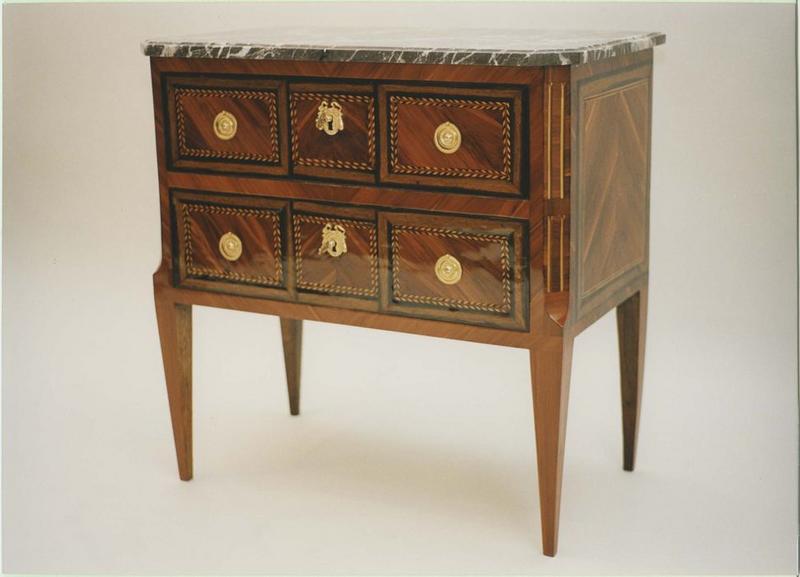 commode Louis XVI, vue générale