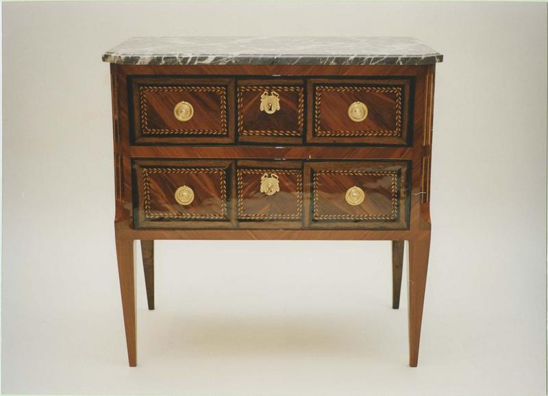 commode Louis XVI, vue générale