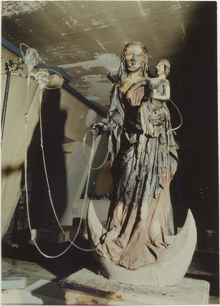 statue : Notre-Dame-de-Grâce, vue générale - © Ministère de la Culture (France), Médiathèque du patrimoine et de la photographie (objets mobiliers), tous droits réservés