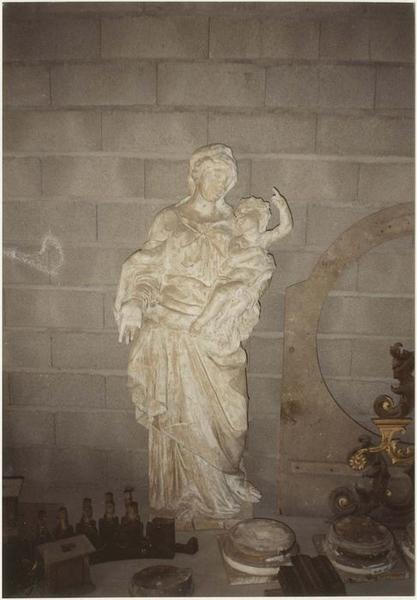 statue : ange, vue générale du revers