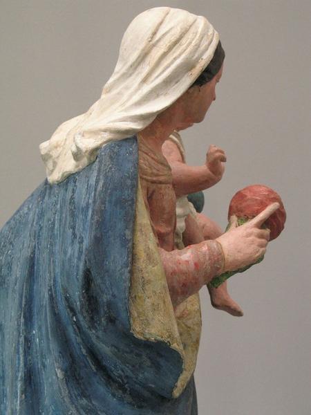 statue : Vierge à l'Enfant, vue partielle, profil droit