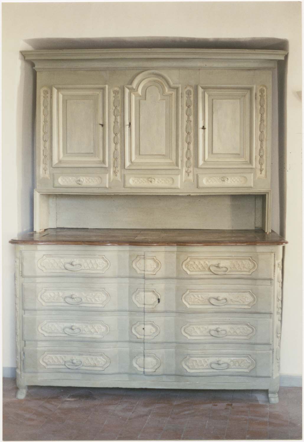 commode, placard, vue générale