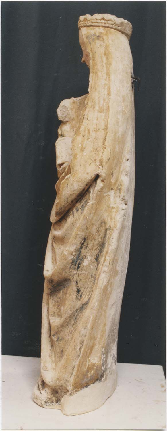 statue (statuette) : Vierge à l'enfant, profil gauche, vue générale 