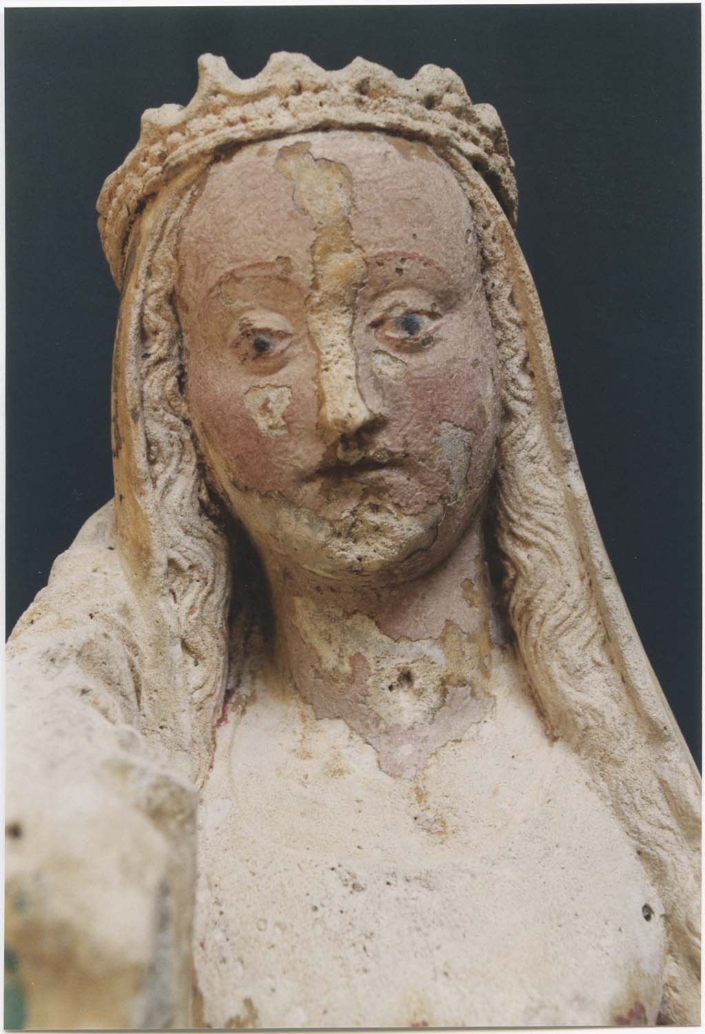 statue (statuette) : Vierge à l'enfant, détail