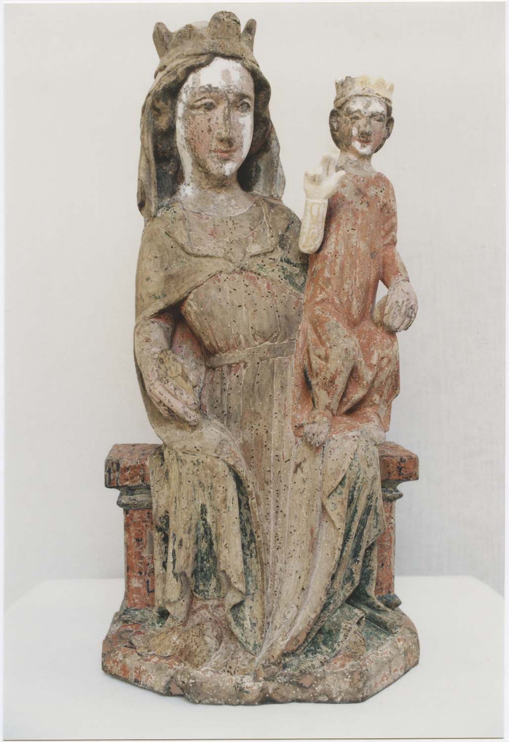 statue (statuette) : Vierge à l'enfant assise, vue générale